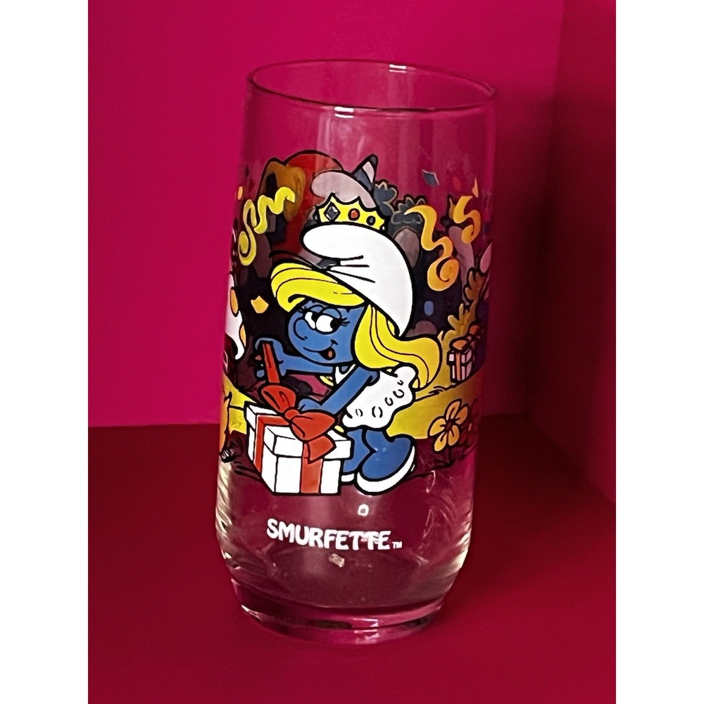 Vintage SMURFETTE Hardees Peyo Wallace Berries Smurfs 1983 Glass Cup Tumbler
